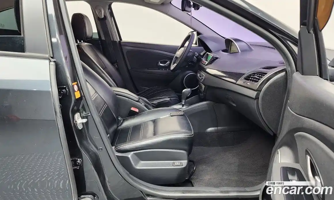 Renault SM3 2015 1.6 Автомат в Москве № 147988, фото 14