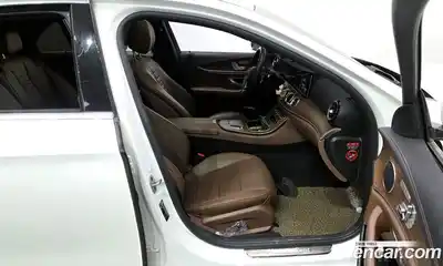 Mercedes-Benz E-Class 2021 1.9 Автомат в Москве № 160696, миниатюра 12