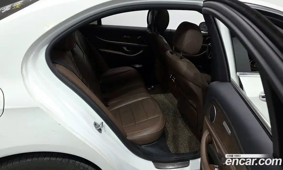 Mercedes-Benz E-Class 2021 1.9 Автомат в Москве № 160696, фото 15