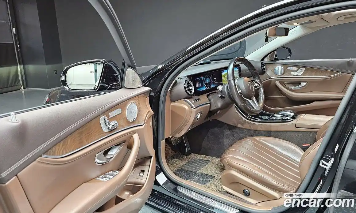 Mercedes-Benz E-Class 2019 2.0 Автомат в Москве № 161512, фото 3