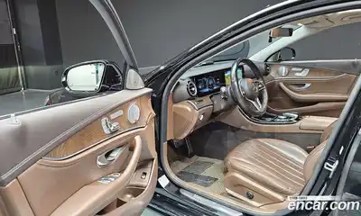 Mercedes-Benz E-Class 2019 2.0 Автомат в Москве № 161512, миниатюра 3