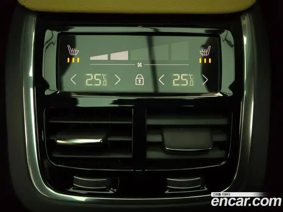 Volvo XC60 2021 2.0 Автомат в Москве № 164757, фото 17