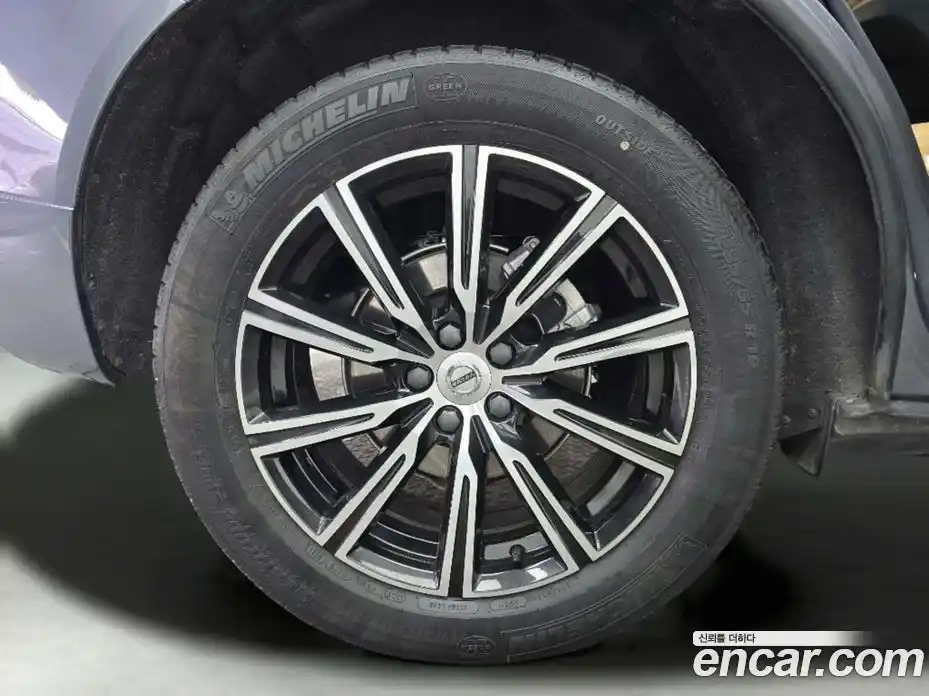 Volvo XC60 2021 2.0 Автомат в Москве № 164757, фото 5