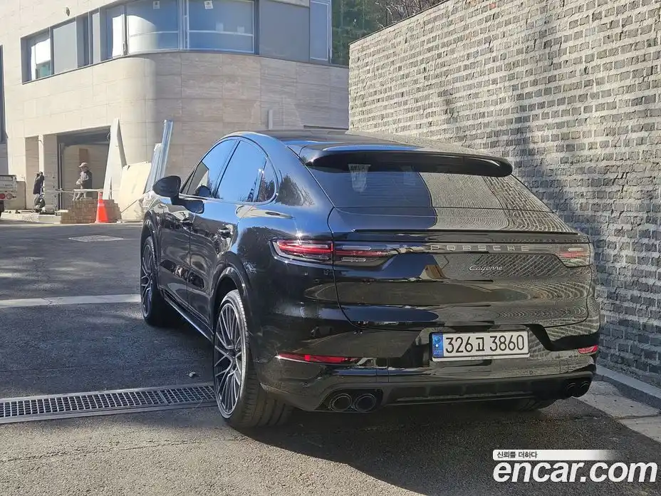 Porsche Cayenne 2023 3.0 Автомат в Москве № 165773, фото 2