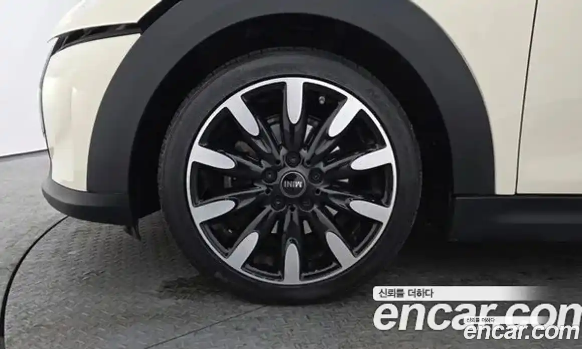 Mini Cooper Convertible 2022 1.5 Автомат в Москве № 166963, фото 5