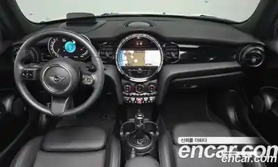 Mini Cooper Convertible 2022 1.5 Автомат в Москве № 166963, миниатюра 7