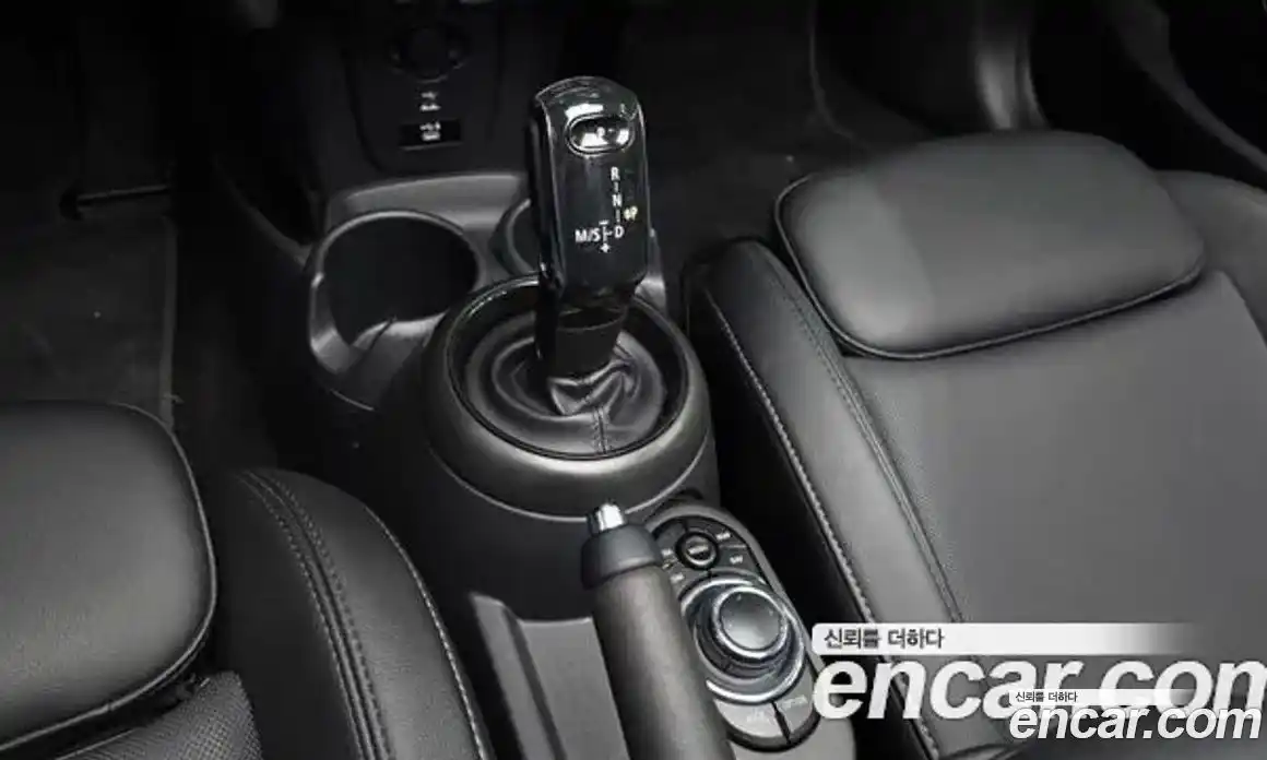 Mini Cooper Convertible 2022 1.5 Автомат в Москве № 166963, фото 9