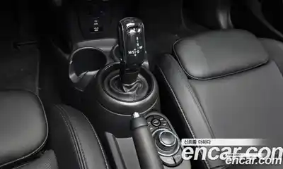 Mini Cooper Convertible 2022 1.5 Автомат в Москве № 166963, миниатюра 9