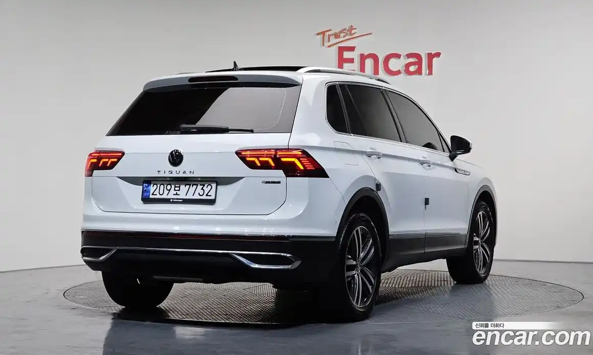 Volkswagen Tiguan 2023 2.0 Автомат в Москве № 168639, фото 17
