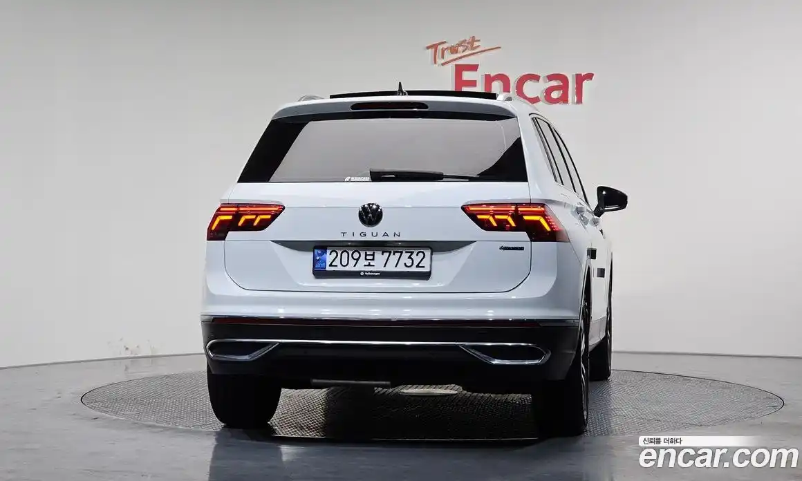 Volkswagen Tiguan 2023 2.0 Автомат в Москве № 168639, фото 18