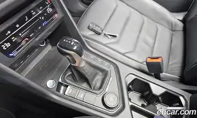 Volkswagen Tiguan 2023 2.0 Автомат в Москве № 168639, миниатюра 4