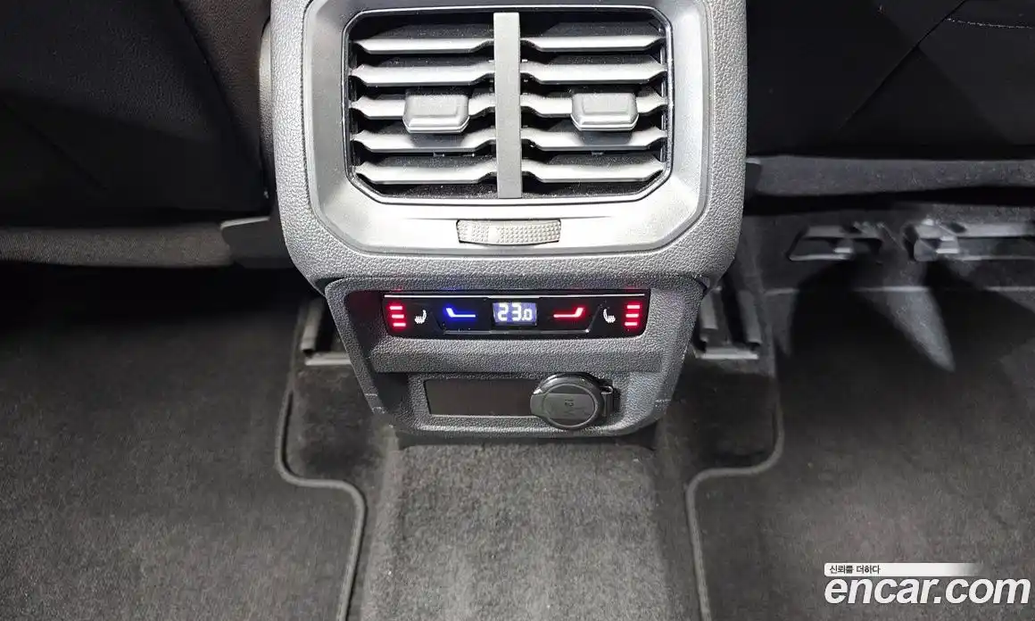 Volkswagen Tiguan 2023 2.0 Автомат в Москве № 168639, фото 5