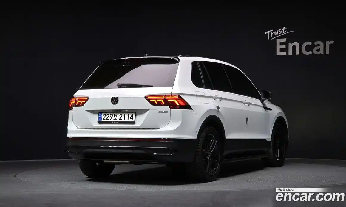 Volkswagen Tiguan 2023 2.0 Автомат в Москве № 168833, фото 6