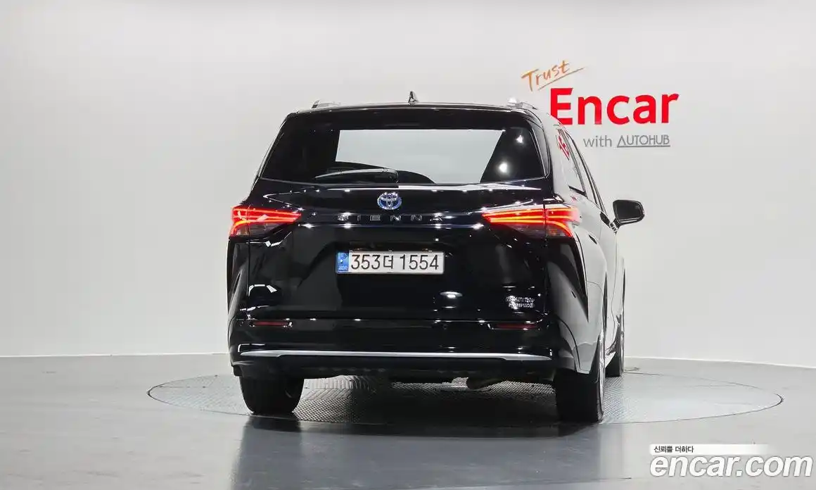 Toyota Sienna 2021 2.5 Автомат в Москве № 170256, фото 1