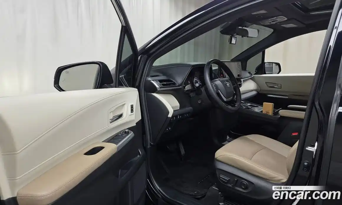 Toyota Sienna 2021 2.5 Автомат в Москве № 170256, фото 10