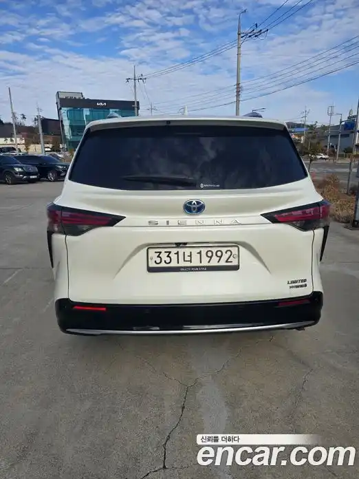 Toyota Sienna 2021 2.5 Автомат в Москве № 170342, фото 6