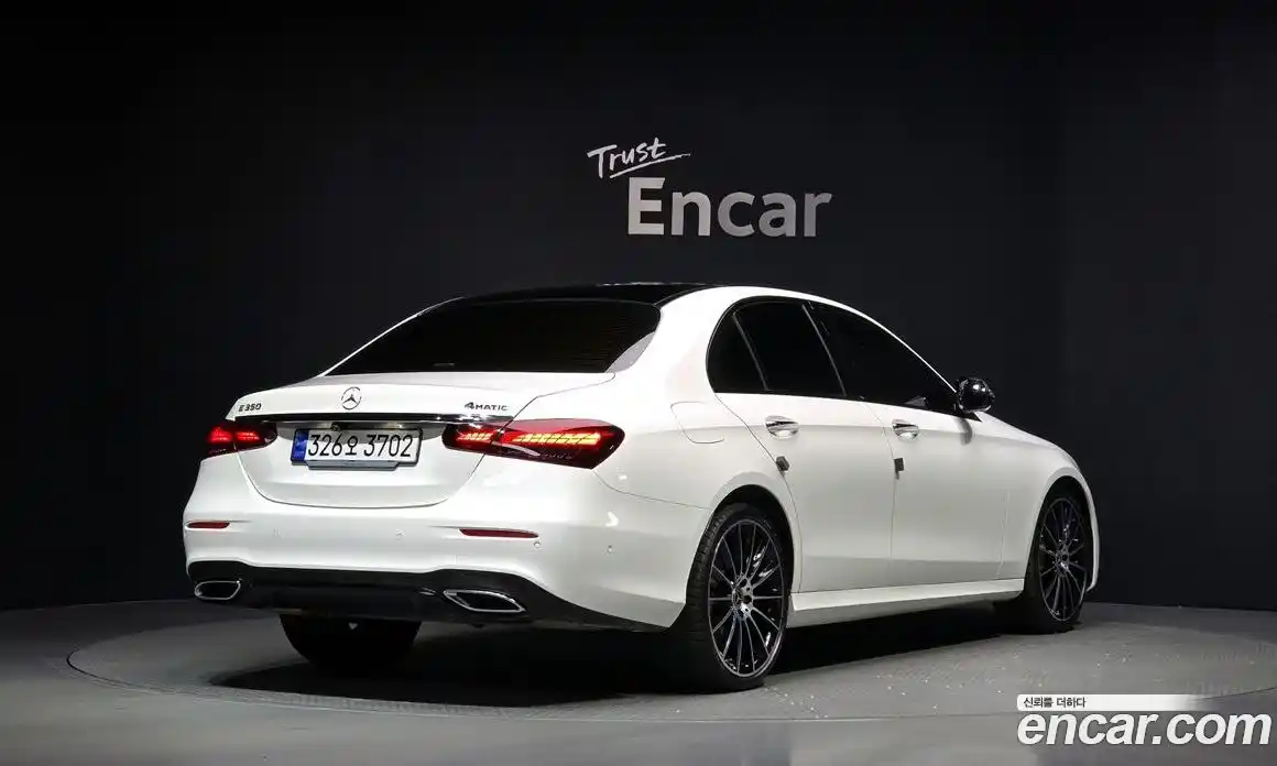 Mercedes-Benz E-Class 2023 2.0 Автомат в Москве № 177933, фото 12