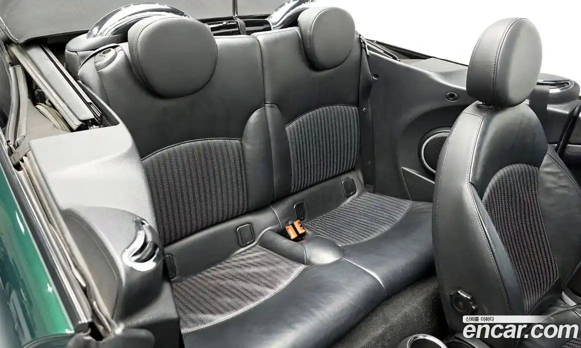 Mini Cooper Convertible 2014 1.6 Автомат в Москве № 178625, фото 16