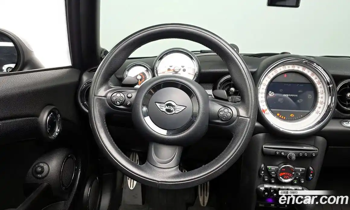 Mini Cooper Convertible 2014 1.6 Автомат в Москве № 178625, фото 17