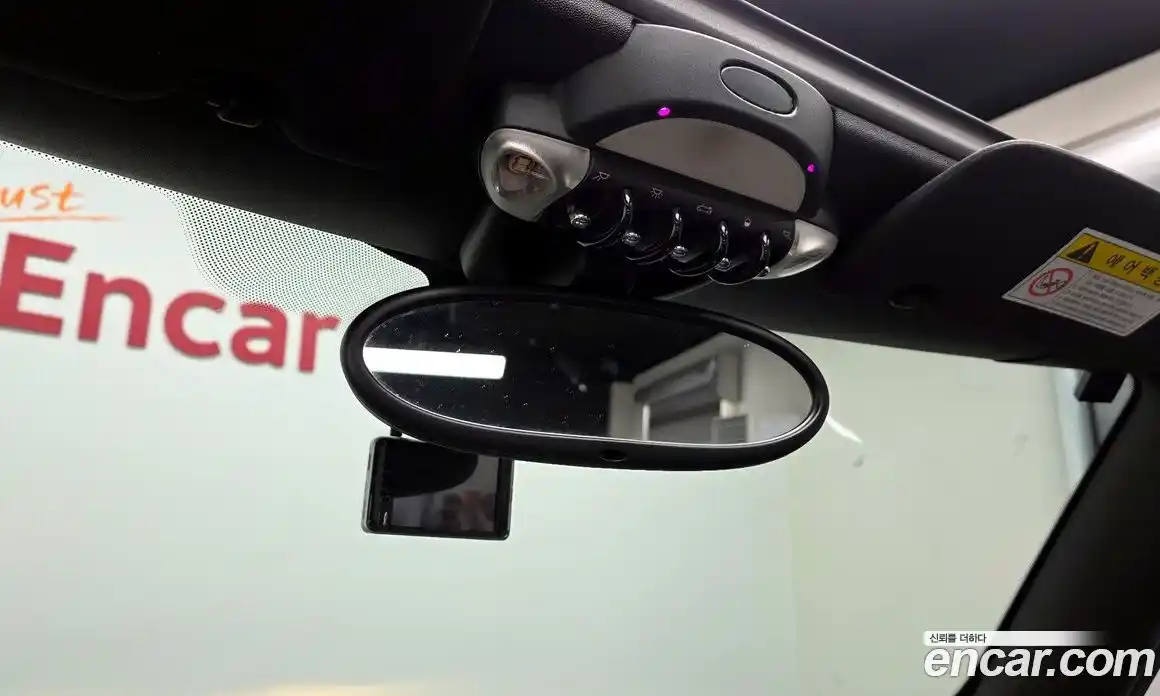 Mini Cooper Convertible 2014 1.6 Автомат в Москве № 178625, фото 20