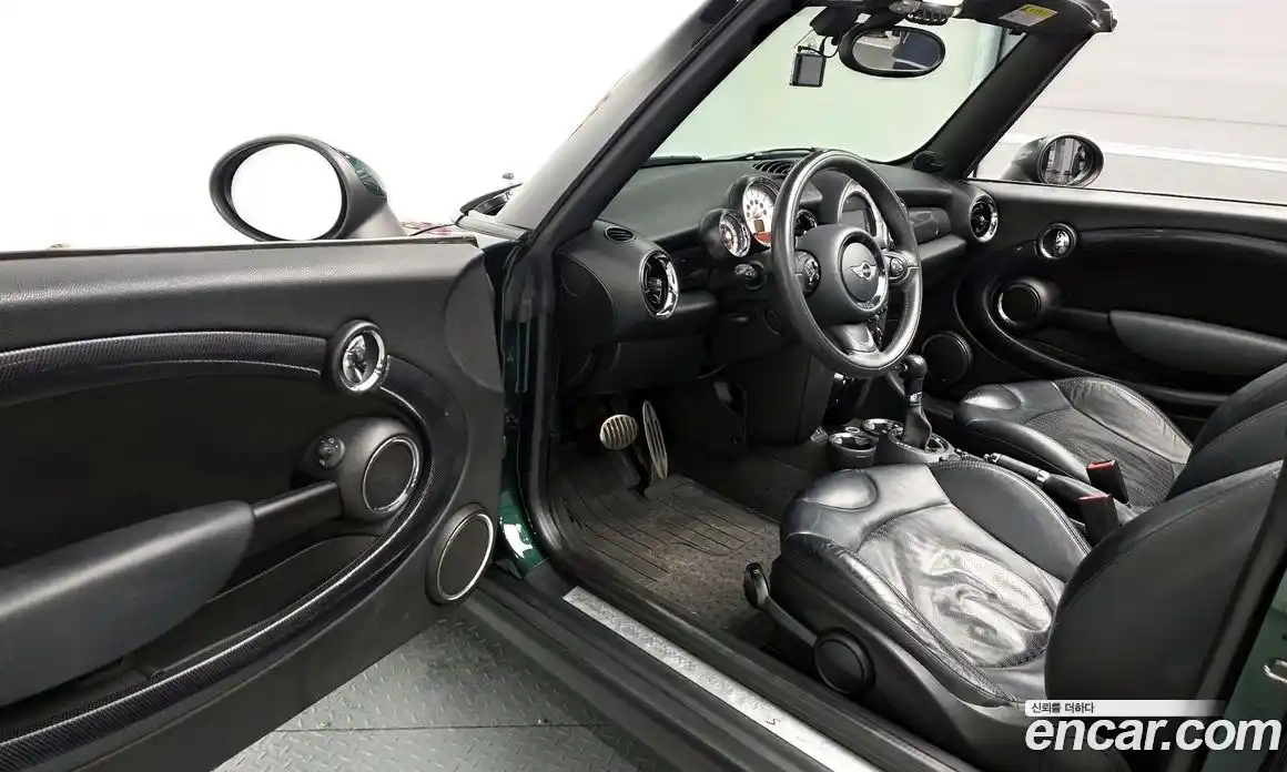 Mini Cooper Convertible 2014 1.6 Автомат в Москве № 178625, фото 3