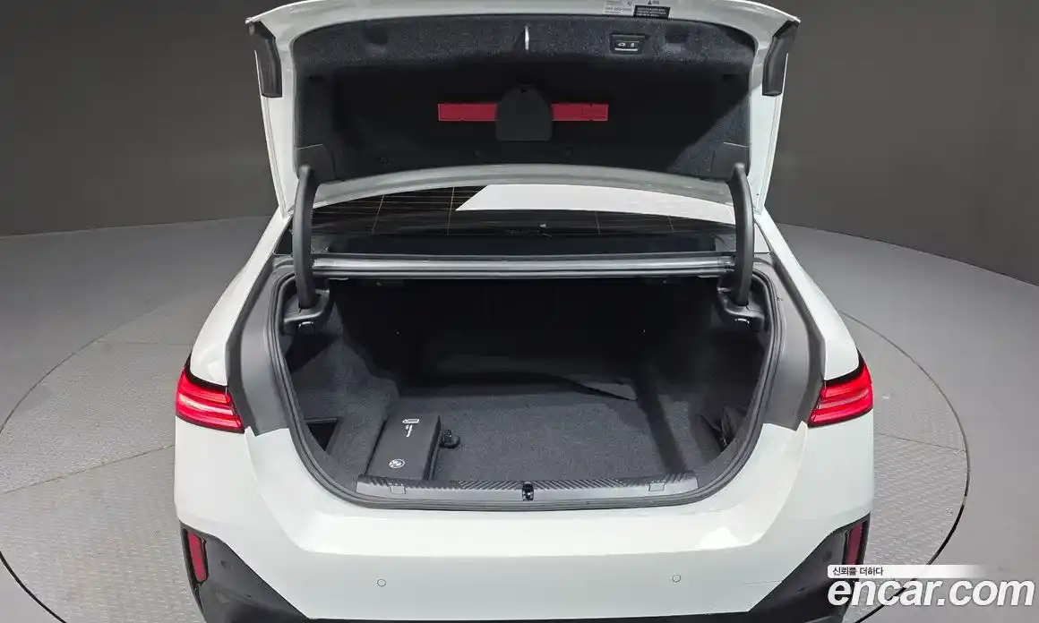 BMW 5-Series 2025 2.0 Автомат в Москве № 186911, фото 20