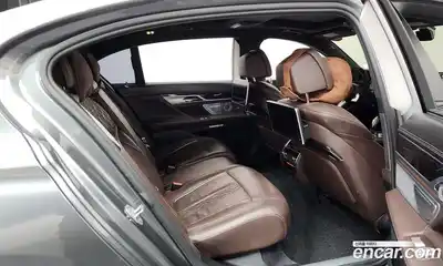 BMW 7-Series 2017 6.6 Автомат в Москве № 192712, миниатюра 6
