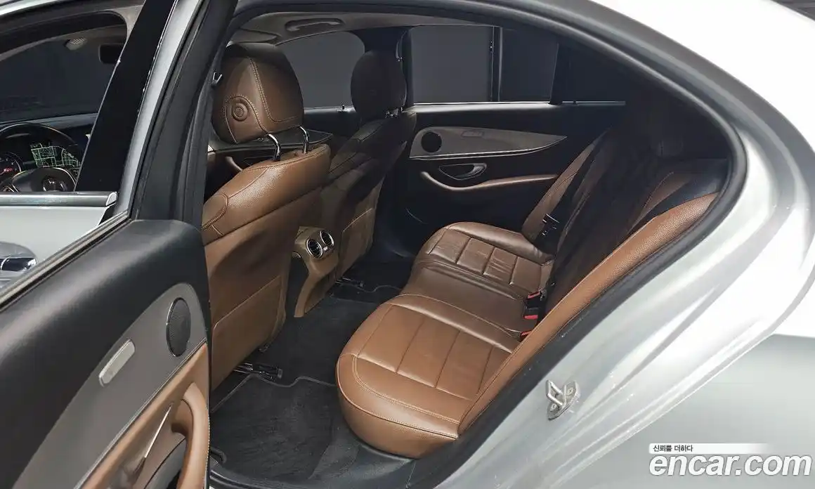 Mercedes-Benz E-Class 2018 2.0 Автомат в Москве № 192953, фото 13