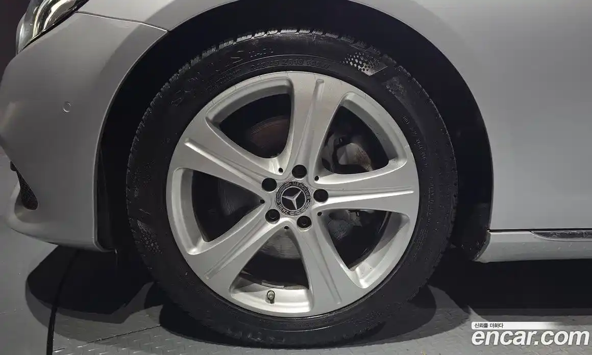 Mercedes-Benz E-Class 2018 2.0 Автомат в Москве № 192953, фото 16