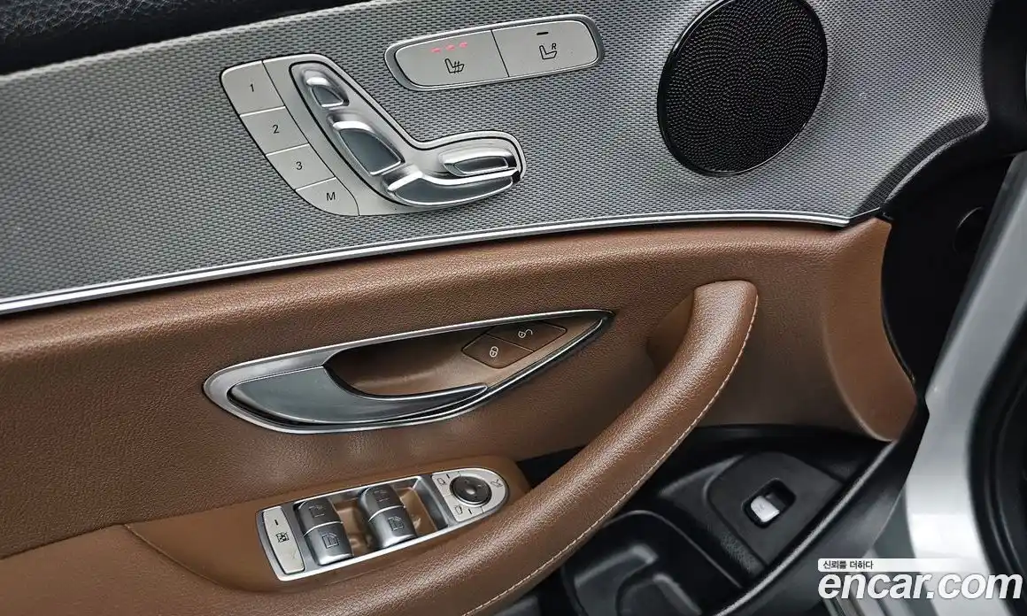 Mercedes-Benz E-Class 2018 2.0 Автомат в Москве № 192953, фото 17