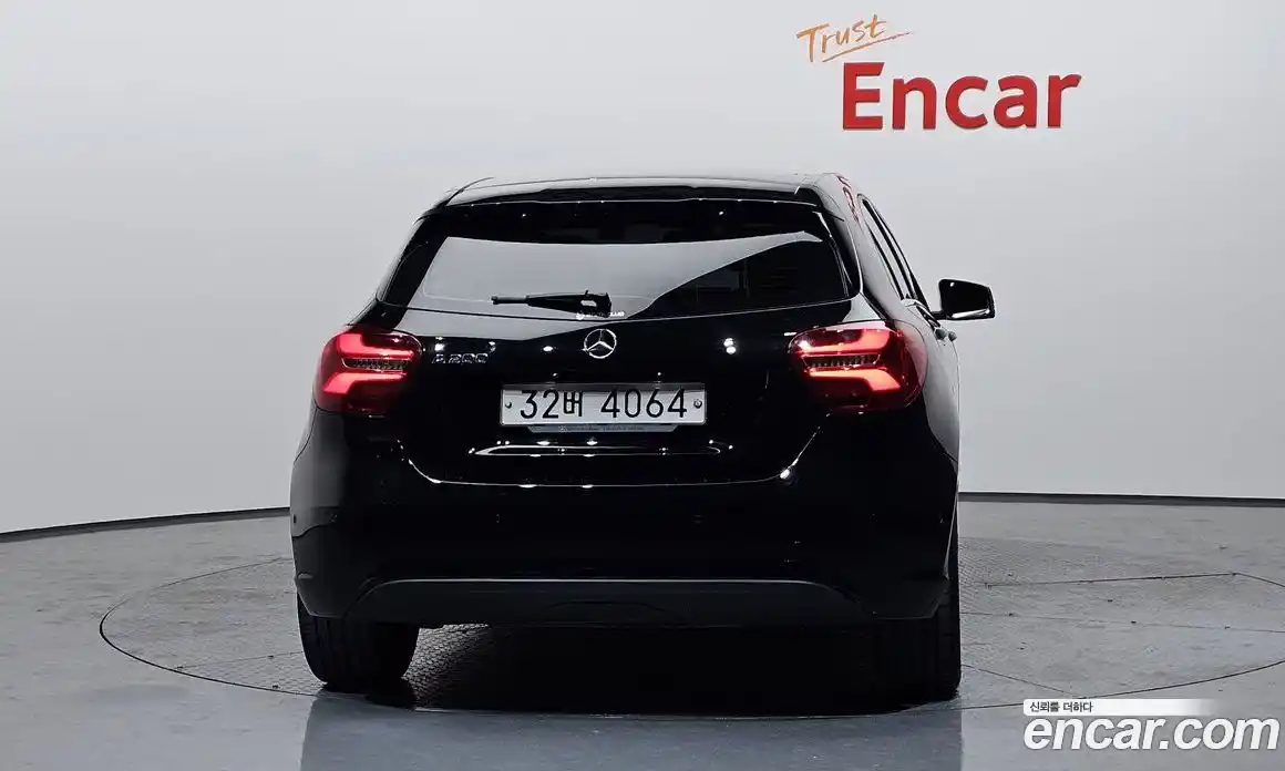 Mercedes-Benz A-Class 2018 1.6 Автомат в Москве № 194107, фото 11