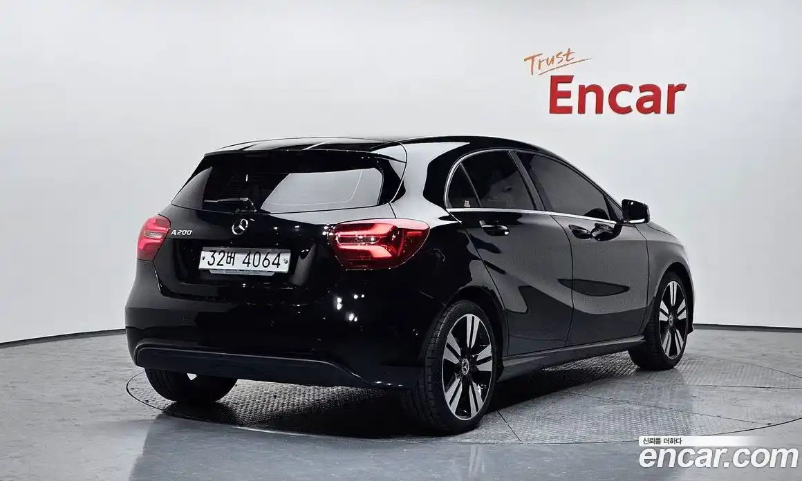 Mercedes-Benz A-Class 2018 1.6 Автомат в Москве № 194107, фото 15