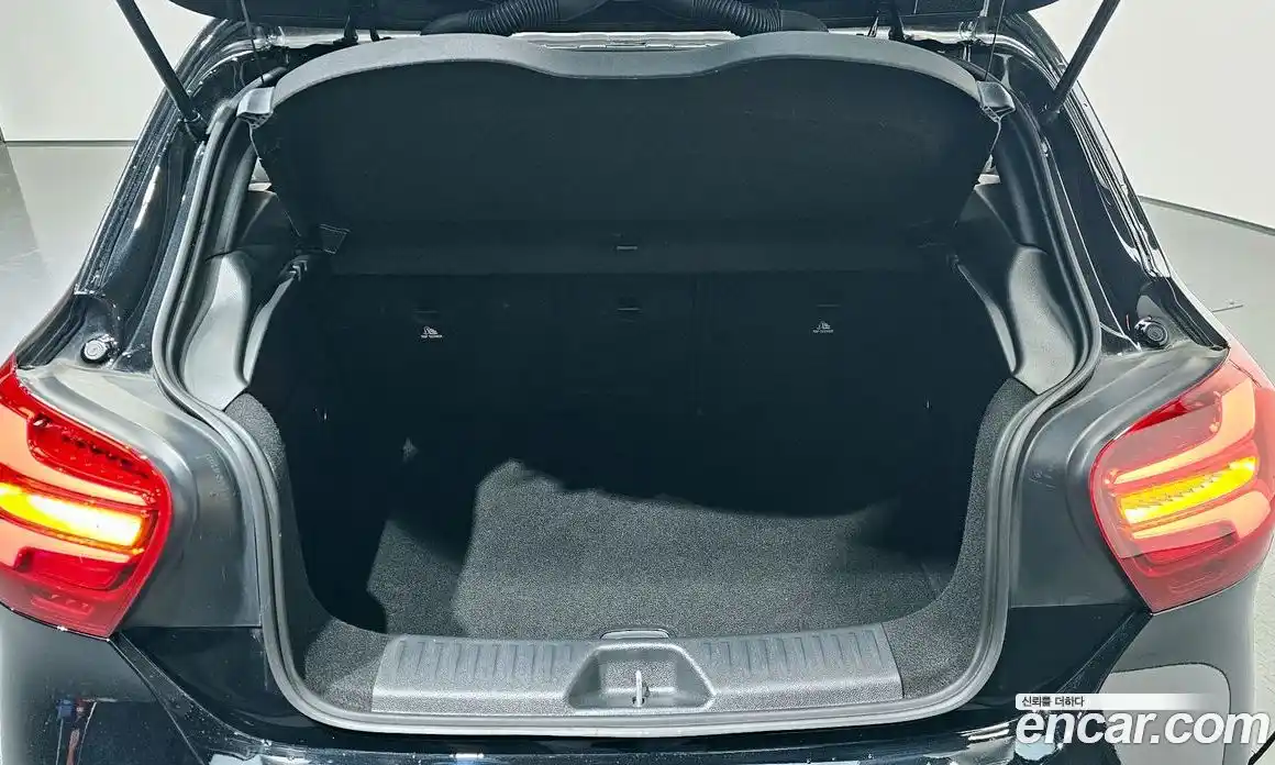 Mercedes-Benz A-Class 2018 1.6 Автомат в Москве № 194107, фото 8