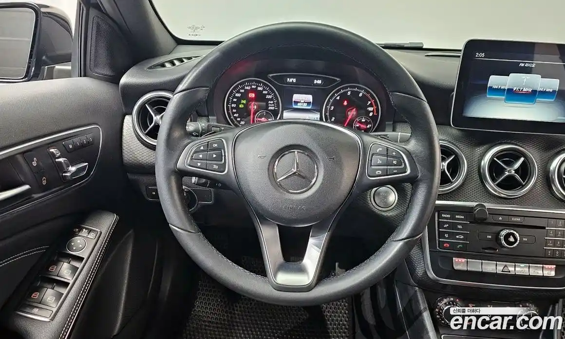 Mercedes-Benz A-Class 2018 1.6 Автомат в Москве № 194107, фото 10