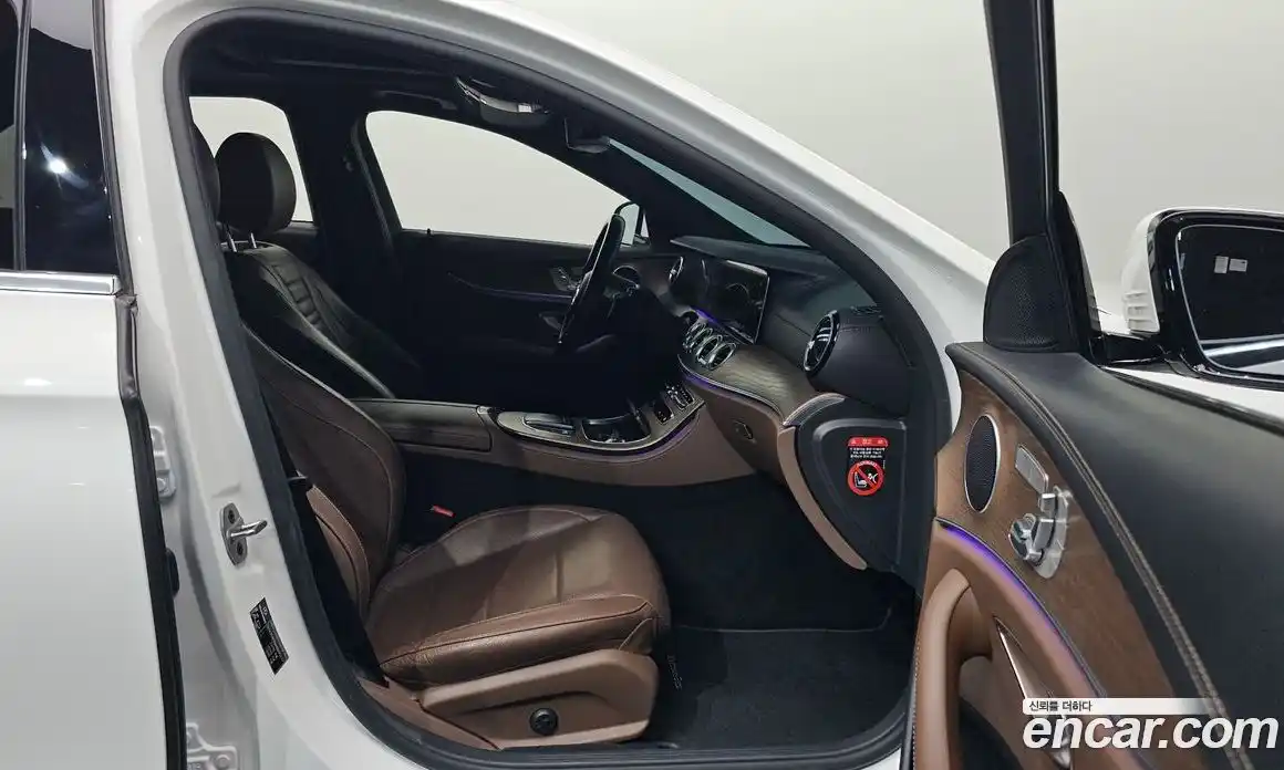 Mercedes-Benz E-Class 2022 2.0 Автомат в Москве № 194908, фото 20