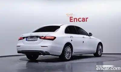 Mercedes-Benz E-Class 2022 2.0 Автомат в Москве № 194908, миниатюра 4