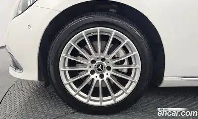 Mercedes-Benz E-Class 2022 2.0 Автомат в Москве № 194908, миниатюра 6