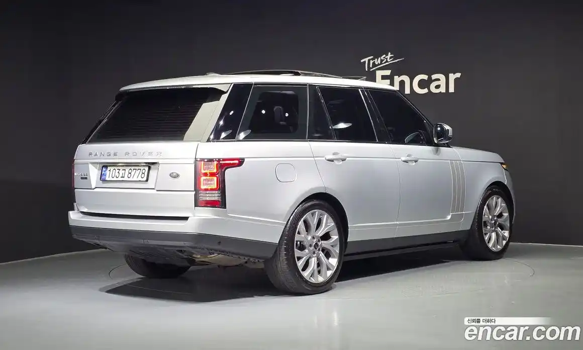 Land Rover Range-Rover 2016 4.4 Автомат в Москве № 198263, фото 14