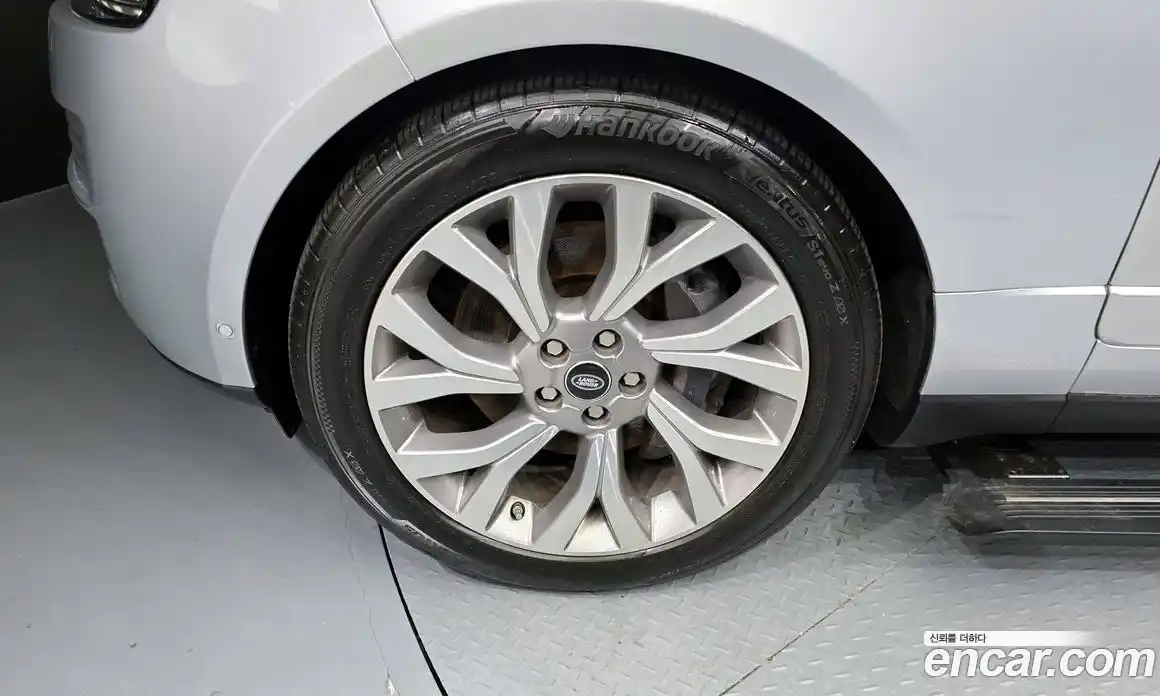 Land Rover Range-Rover 2016 4.4 Автомат в Москве № 198263, фото 18