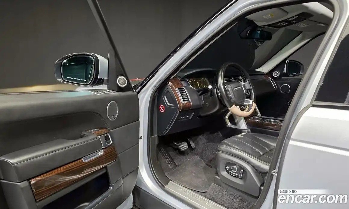 Land Rover Range-Rover 2016 4.4 Автомат в Москве № 198263, фото 20