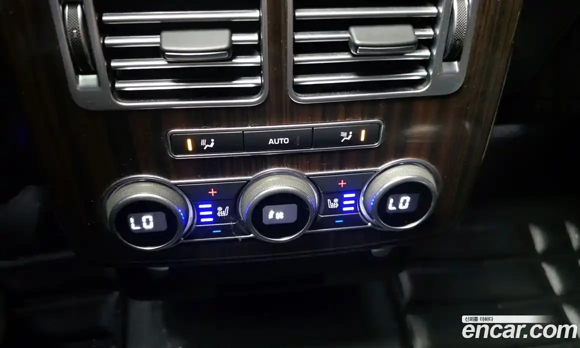 Land Rover Range-Rover 2016 4.4 Автомат в Москве № 198263, фото 8