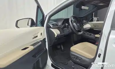 Toyota Sienna 2023 2.5 Автомат в Москве № 199524, миниатюра 11