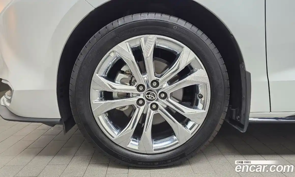 Toyota Sienna 2023 2.5 Автомат в Москве № 199524, фото 3