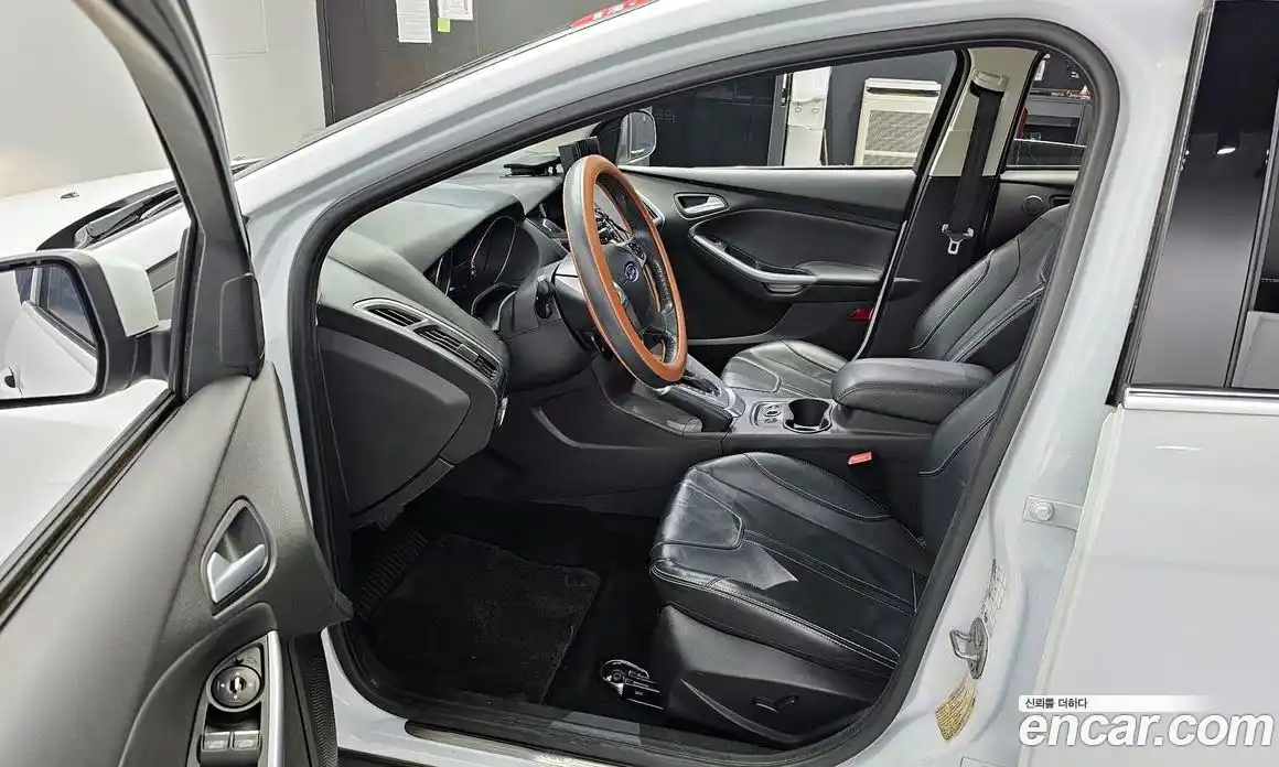 Ford Focus 2015 2.0 Автомат в Москве № 199733, фото 5