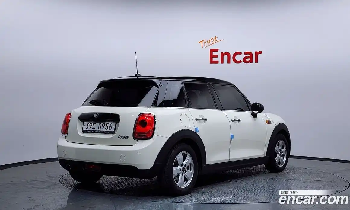 Mini Cooper 2016 1.5 Автомат в Москве № 200711, фото 14