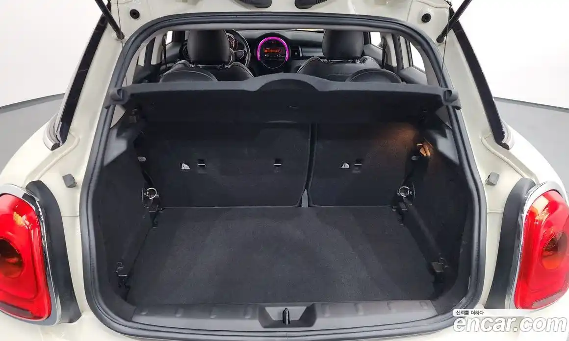 Mini Cooper 2016 1.5 Автомат в Москве № 200711, фото 19