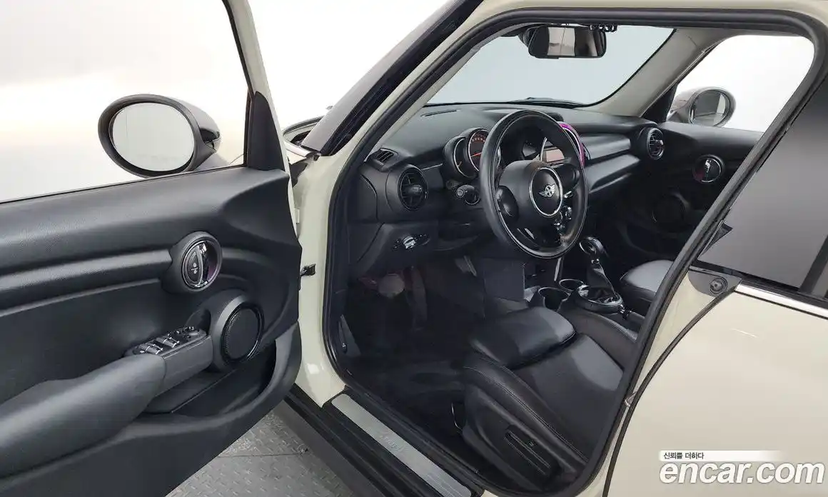 Mini Cooper 2016 1.5 Автомат в Москве № 200711, фото 6