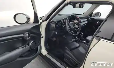 Mini Cooper 2016 1.5 Автомат в Москве № 200711, миниатюра 6