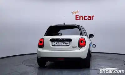 Mini Cooper 2016 1.5 Автомат в Москве № 200711, миниатюра 9