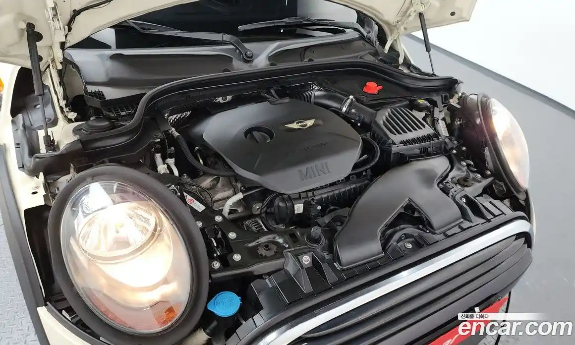 Mini Cooper 2016 1.5 Автомат в Москве № 200711, фото 10